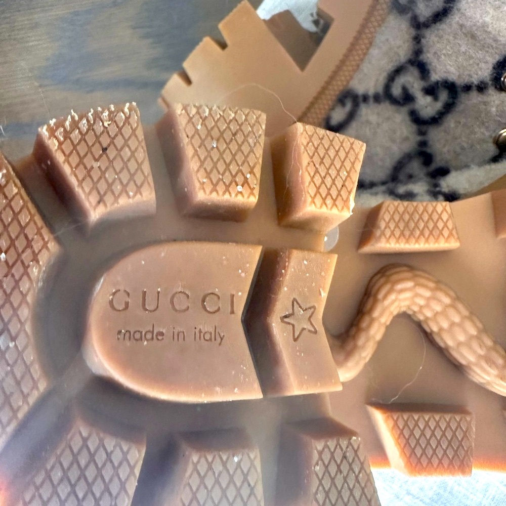 ❤️🔥❤️🔥SOLD❤️🔥❤️🔥Gucci GG Monogram wool Cream and Brown ankle boots - Picture 14 of 17